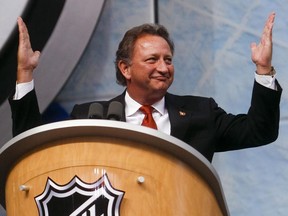 Eugene Melnyk addresses the crowd during the 2008 NHL entry draft in Ottawa.