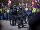 „Rolling Thunder Ottawa“ fand unter den kollektiven Blicken von Beamten des Ottawa Police Service, RCMP und anderen Kräften statt.