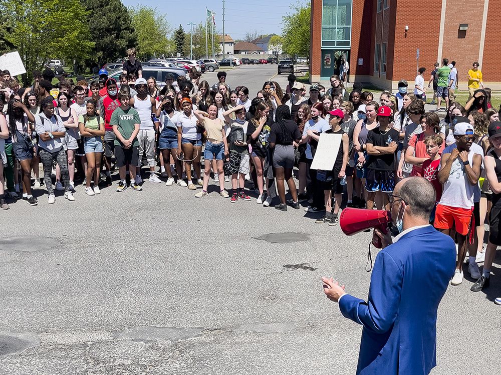 Orl ans high school students walk out to protest dress code