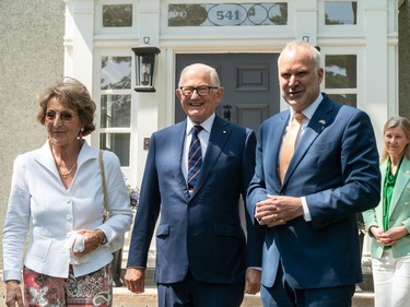 Her Royal Highness, Princess Margriet of the Netherlands, poses alongside her husband, Professor Pieter van Vollenhoven, and the NCC's CEO Tobi Nussbaum at Stornoway for a ceremonial planting of tulips.