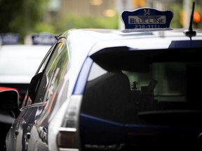 Les plaques de taxi étaient vendues d'un propriétaire à l'autre jusqu'à 300 000 $ à Ottawa.