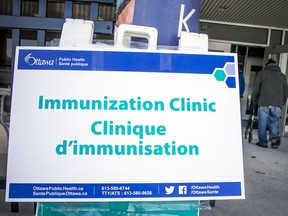 File: COVID-19 vaccine site