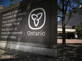 Guru Ottawa dipenjara karena menganiaya siswa