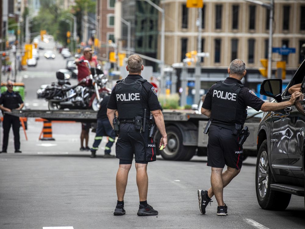 12 personnes arrêtées, 50 accusations portées au centre-ville pendant la fin de semaine de la fête du Canada