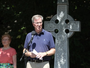 A Celtic Cross ceremony was held Monday afternoon in Ottawa to mark the 190th anniversary of the Rideau Canal and its 15th anniversary as a UNESCO world heritage site. The event also honoured the workers and their families who lost their lives between 1826 and 1832 while building the canal. Mayor
Jim Watson spoke at the ceremony.