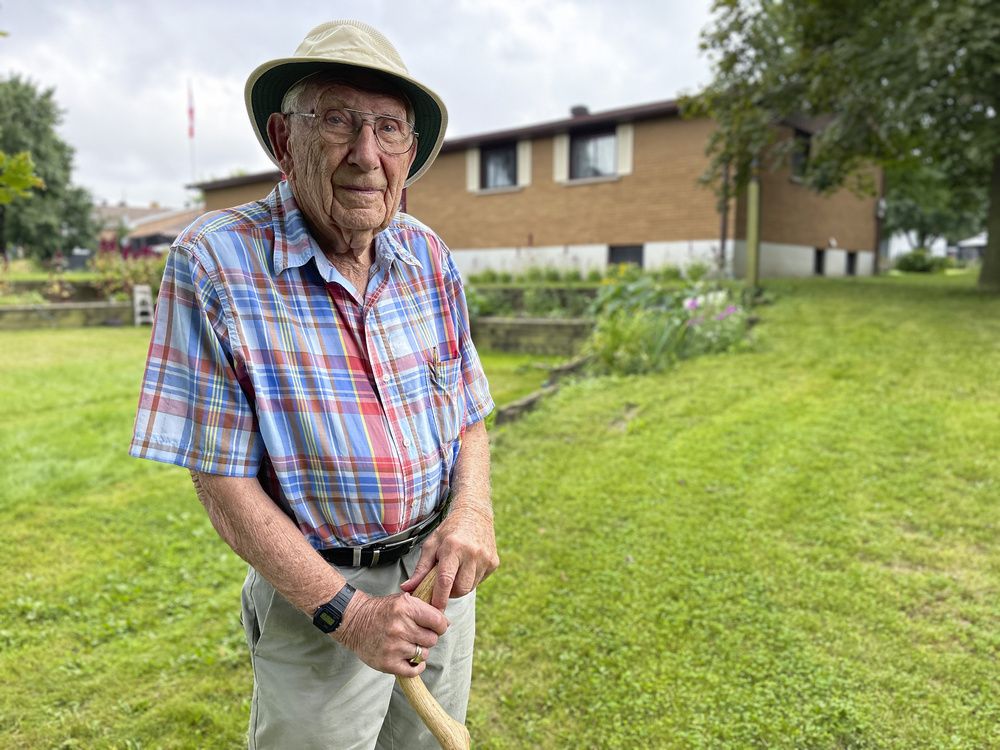 Former Kemptville mayor renews dispute after municipal sewer overflow