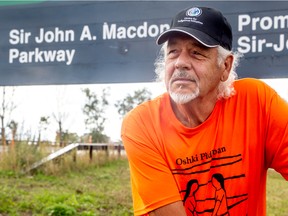 Algonquin spiritual guide and human rights activist Albert Dumont is planning a march along the Sir John A. Macdonald Parkway on Sept. 30 — the National Day for Truth and Reconciliation — to urge authorities to change the roadway's name.