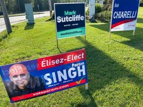 File: Municipal election signs along Hunt Club Road.