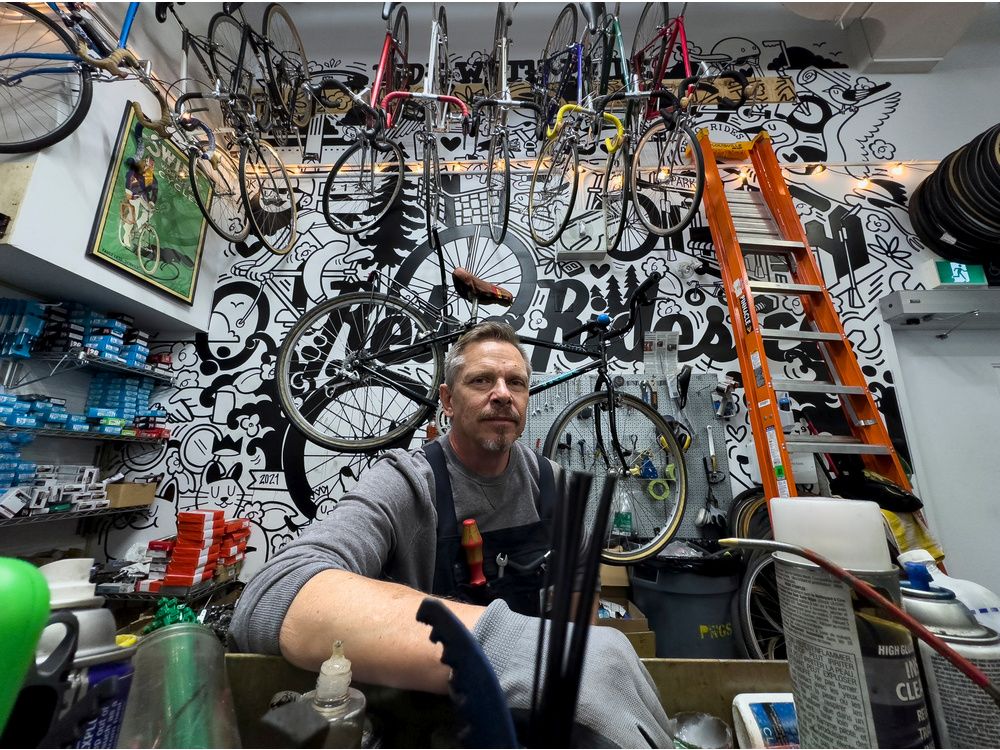 Convoy COVID and bureaucracy spell end for Sparks Street bike