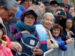 OTTAWA – Sept 19, 2022 – Hundreds in Ottawa paid their respects to the Queen. TONY CALDWELL/ Postmedia
