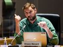 “Ada lingkungan tim yang dipupuk di sini,” kata ketua komite baru Shawn Menard tentang proses penunjukan.
