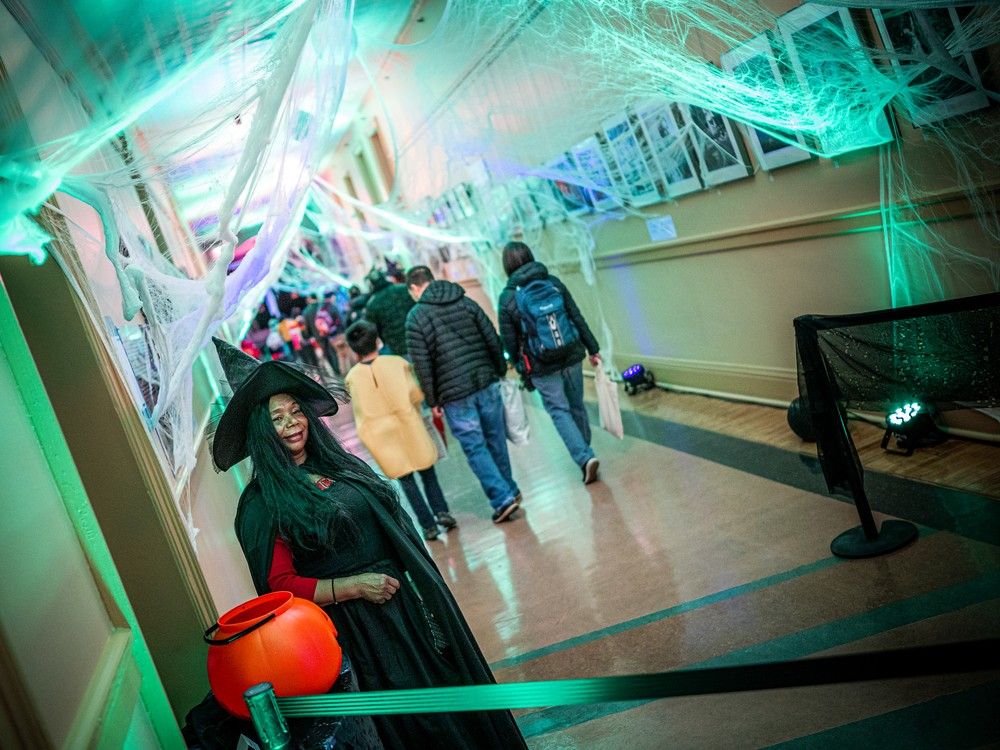 Photos Trick or Treat with the (absent) mayor, October 30, 2022 at Ottawa City Hall Ottawa