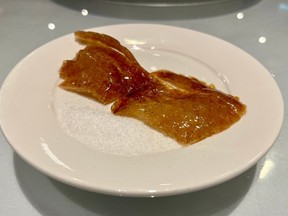 Dine at the restaurant: Peking Duck offers carefully roasted birds and fine Chinese dishes 5 Sugar duck skin.