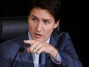 Perdana Menteri Justin Trudeau bersaksi di Komisi Darurat Ketertiban Umum pada hari Jumat, 25 November.