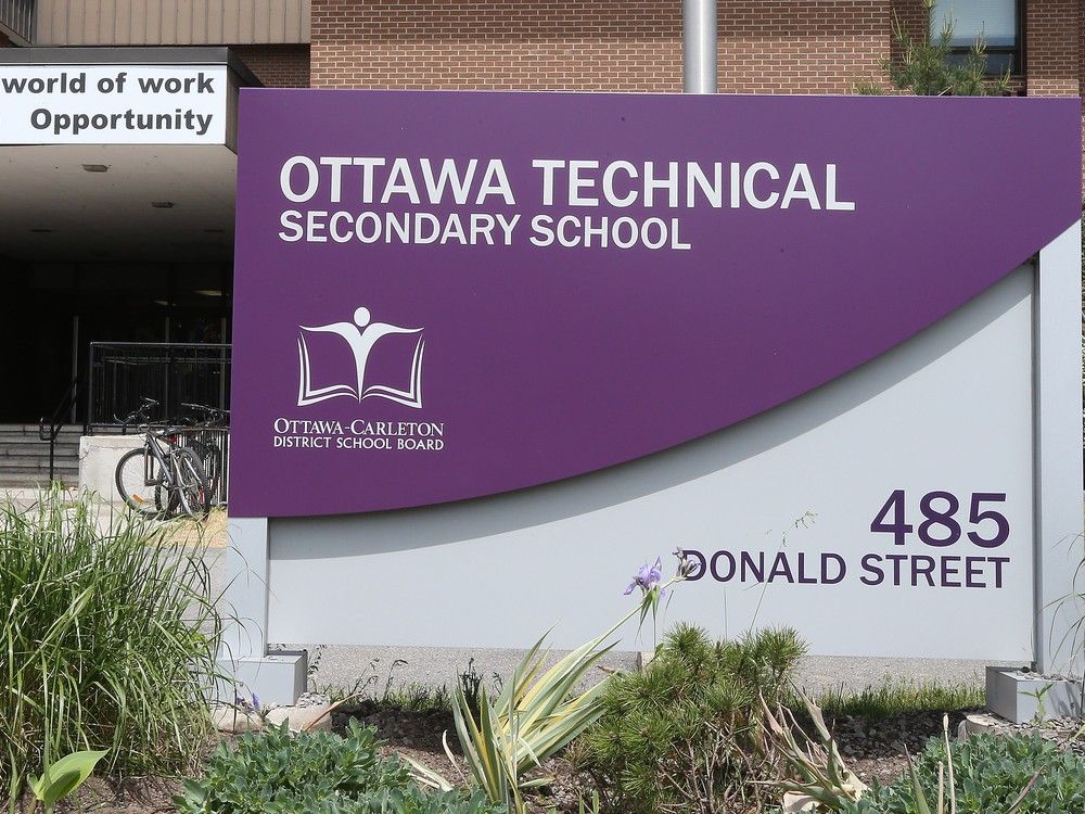 La police procède à quatre arrestations à l’intérieur de l’école secondaire technique d’Ottawa