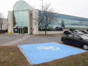 A photo shows the “neutral zone” at the Hull sector police station at 777 de la Carrière Boulevard.