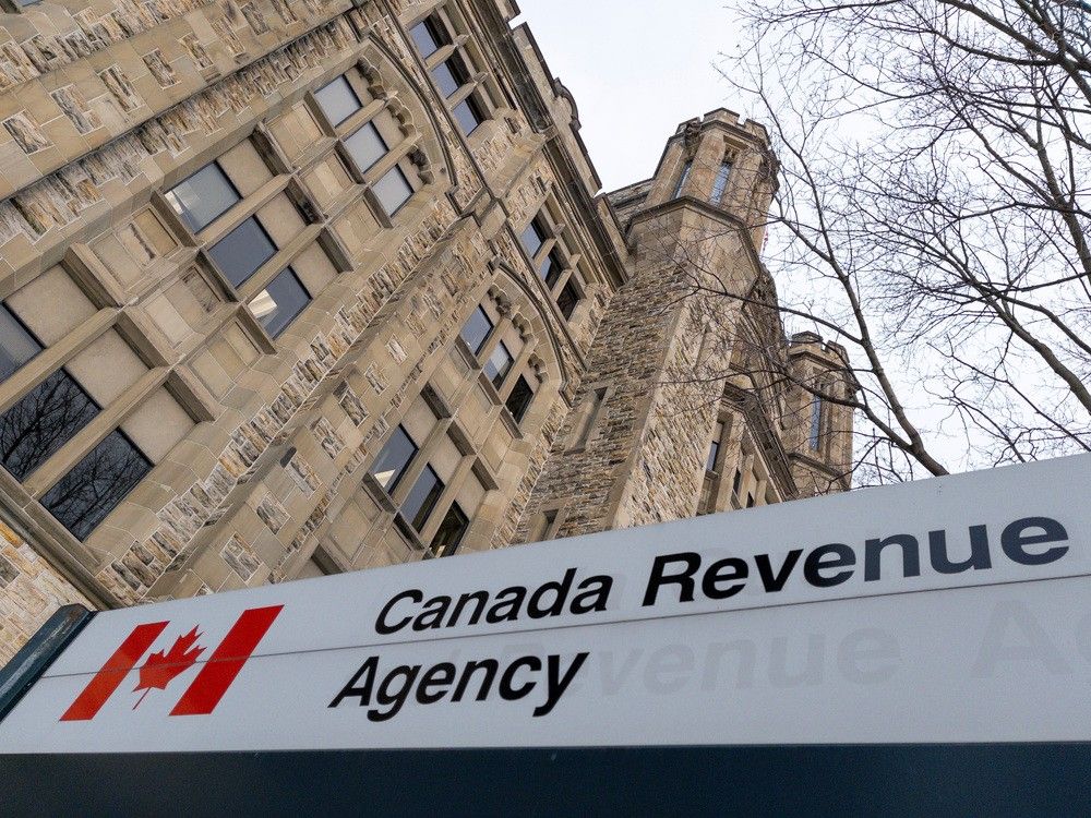 Today's letters: Canada Revenue Agency employees should be in their offices