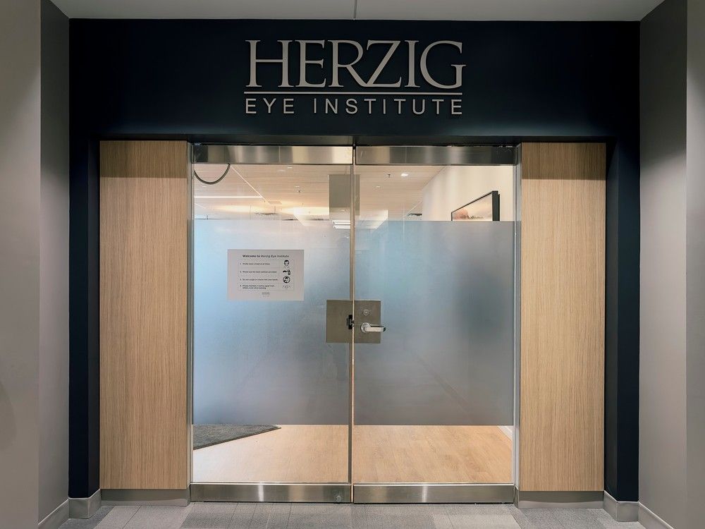 La clinique ophtalmologique d’Ottawa dit qu’elle a un permis pour faire plus de chirurgies de la cataracte
