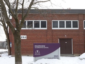 Dewan Ottawa menutup sekolah selama dua hari untuk pelatihan keselamatan staf