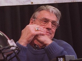 Joe Moss coaching staff, defensive assistant of the Ottawa Rough Riders in 1996