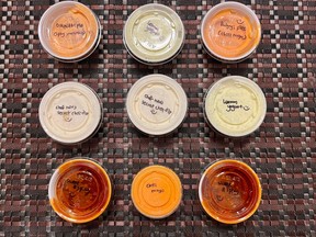 Berbagai macam saus dari Stasiun Seoul di New Edinburgh.