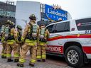 Les équipes d'urgence, y compris l'équipe HazMat du Service des incendies d'Ottawa, enquêtaient sur une forte 