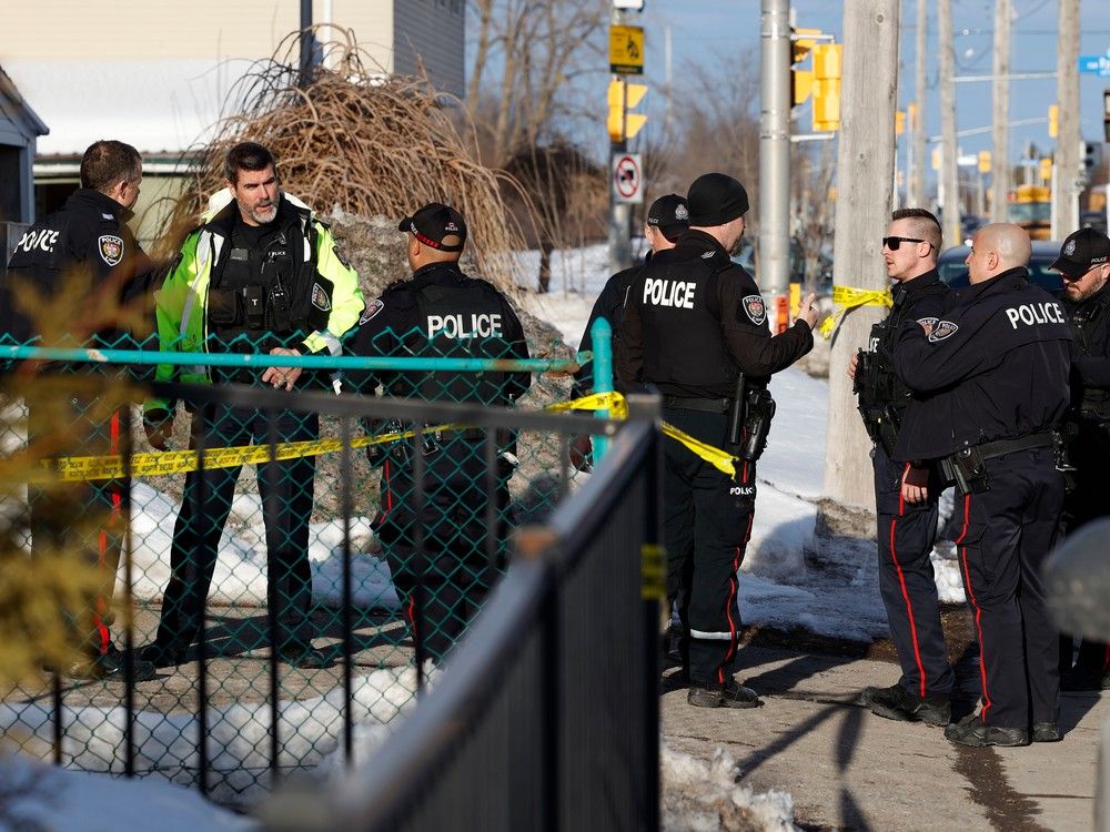 L’opération policière d’Ottawa ferme le chemin Walkley et le boulevard Saint-Laurent
