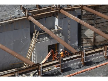 OTTAWA – April 4, 2023 – LRT construction site at 1190 Richmond Road.