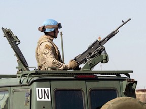 A Canadian UN peacekeeper keeps watch during a visit by Prime Minister Justin Trudeau in Gao, Mali, in 2018.