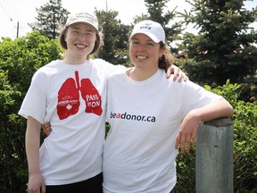 Cristin Shanahan, left, and sister Caitlin Shanahan are running in the Ottawa Marathon on Sunday in tribute to their mother, Alison, whose kidney and liver were donated after her death. They hope to raise awareness and to recruit 84 new organ donors.
