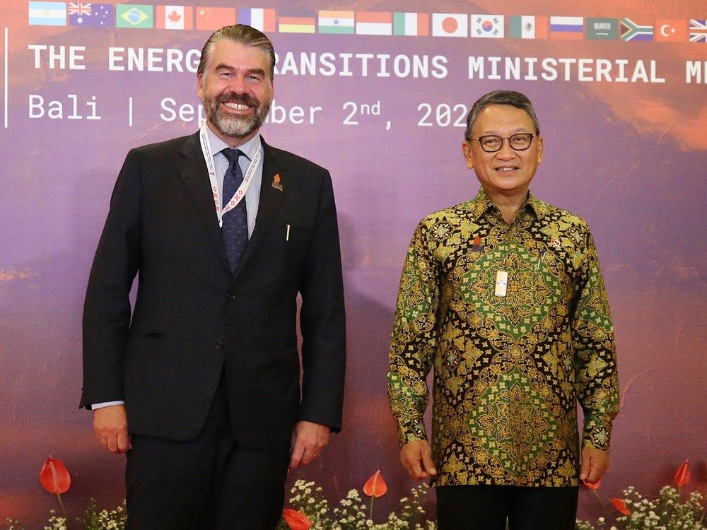 John Hannaford, left, then deputy minister of natural resources, with Indonesian energy and mineral resources minister Arifin Tasrif at the G20 Energy Transitions Ministerial meeting in Nusa Dua, Bali, Indonesia on Sept. 2, 2022.