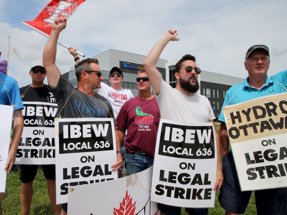 Hydro Ottawa set to again resume contract talks with striking workers