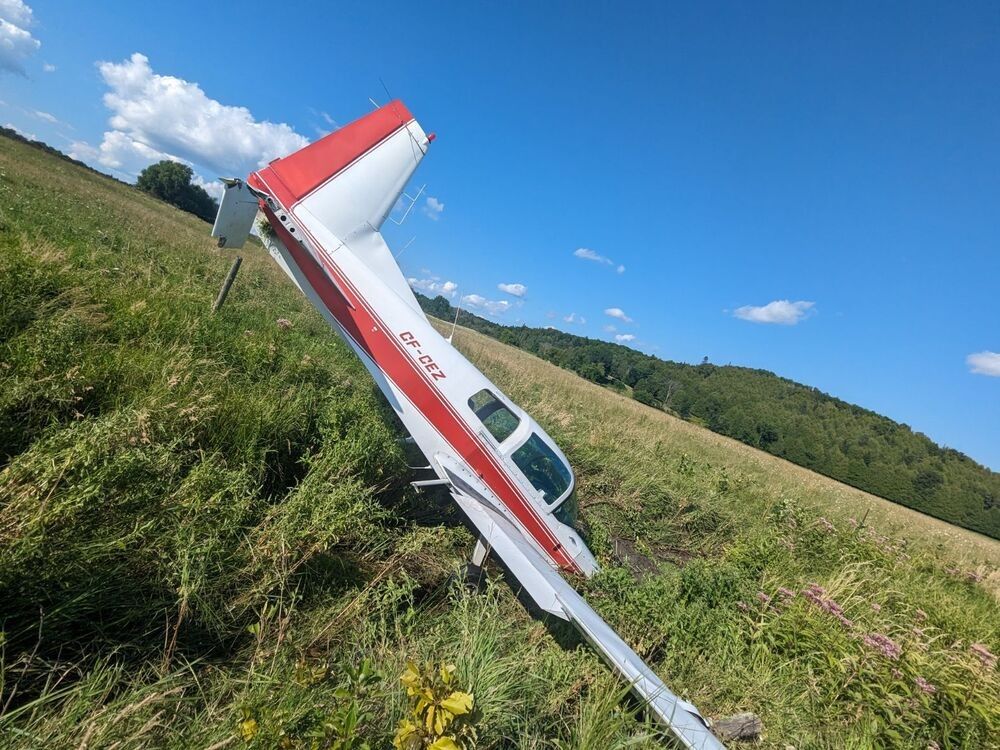 Seulement des blessures mineures au pilote après l’écrasement d’un petit avion près de La Pêche