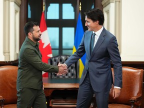 Trudeau Zelenskyy shake hands