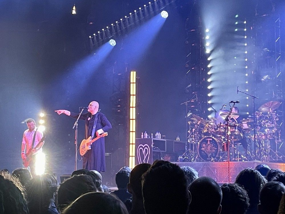 Sound Advice: Smashing Pumpkins Bring 'The World is a Vampire Tour