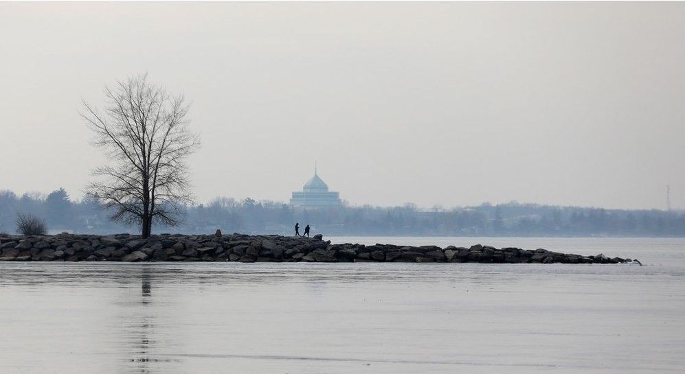 It was a warm day to skate on Lac Desch&ecirc;nes near Britannia Beach in Ottawa on Tuesday, Dec. 26, 2023.