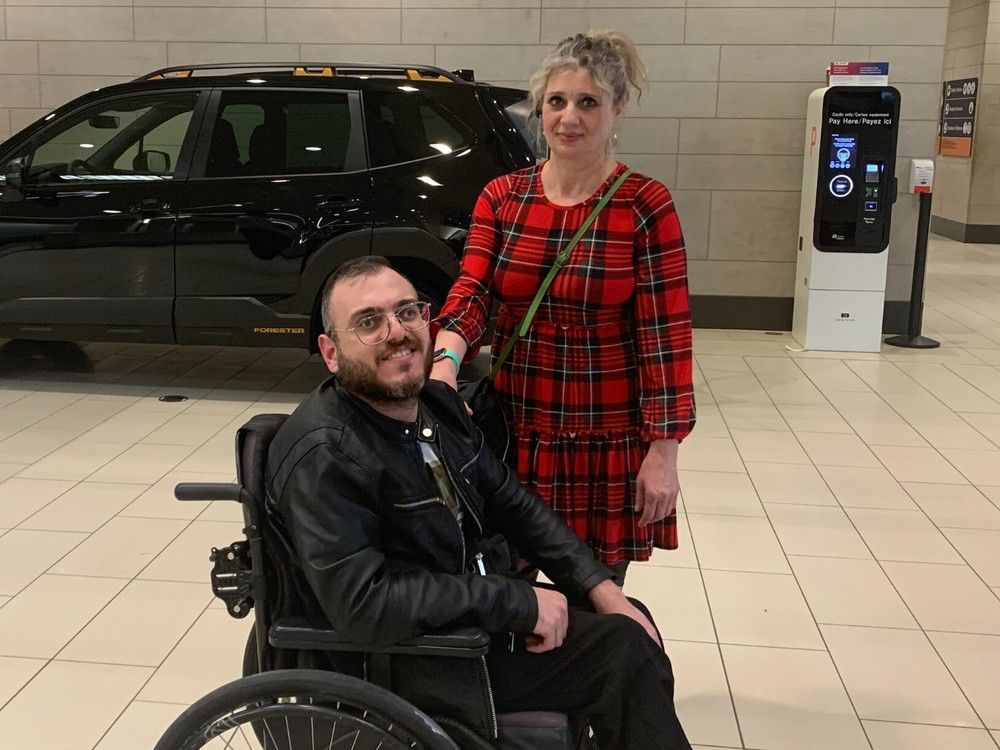 Families reunite for the holidays at Ottawa airport Ottawa Citizen