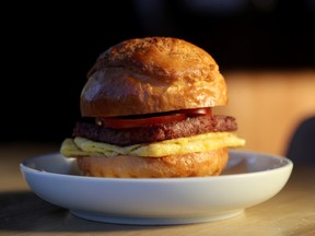 corned beef and egg bolobao