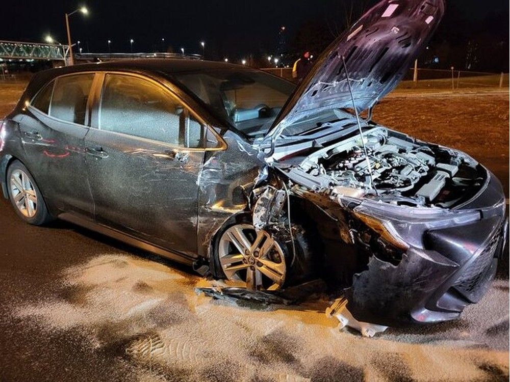 Driver's license suspended for 90 days following Queensway crash ...