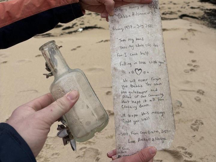  A photo of the bottle, found by Louise Nogent in France.
