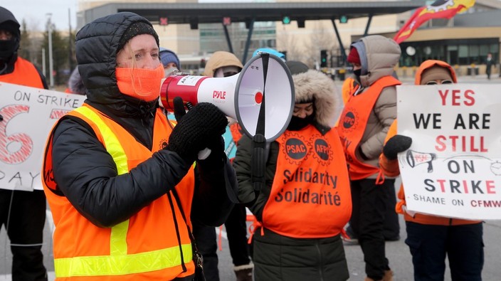 Strike ends for some Non-Public Funds workers, including those in Ottawa