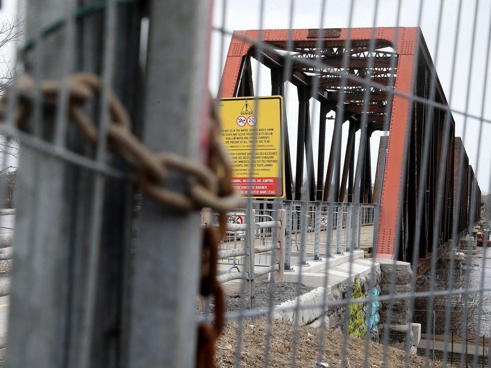 The Chief William Commanda Bridge remained closed to the public on Wednesday, though a memo from two City of Ottawa managers said it could be re-opened as early as next week, depending on the weather.