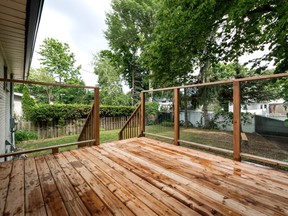 Deck railing