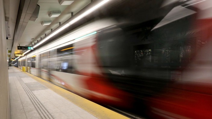 What's that smell? Bad odours linger at underground LRT stops