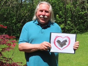 Tom Curran shows how the city of Ottawa is shaped like a heart