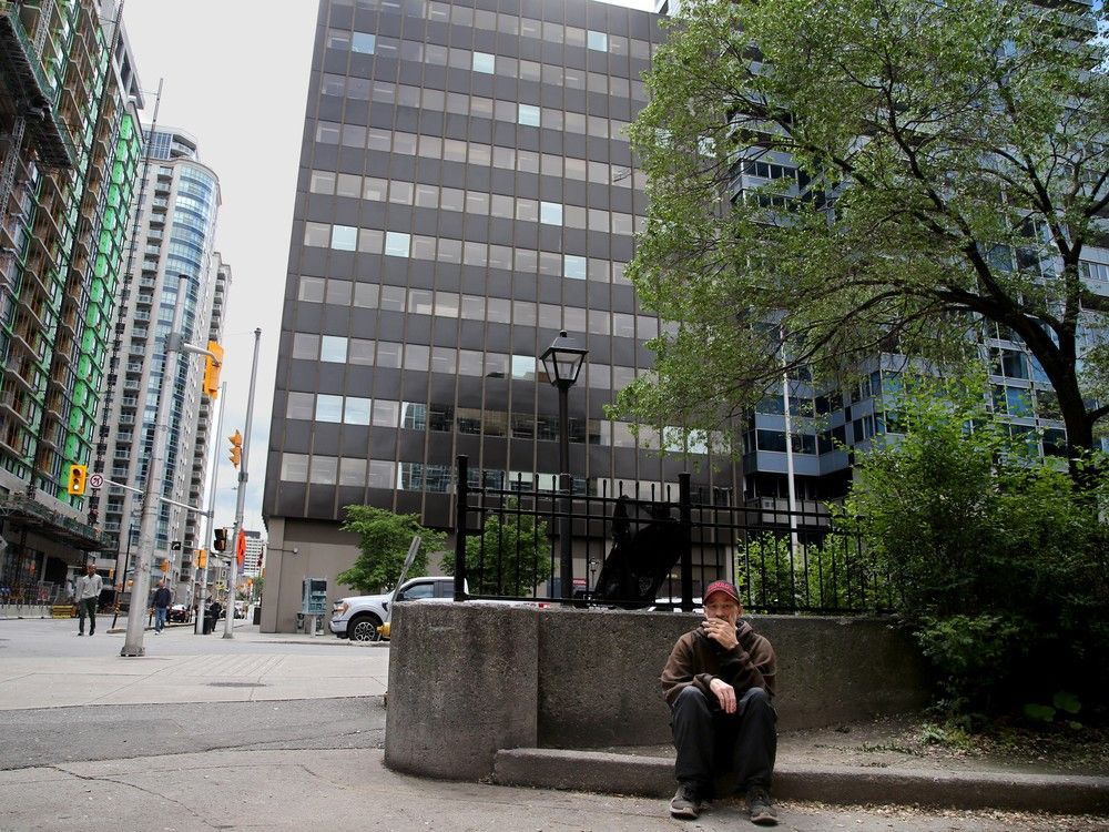 According to an internal email obtained by this newspaper, the government is moving people out of a building at 400 Cumberland St. because of safety issues in the area.