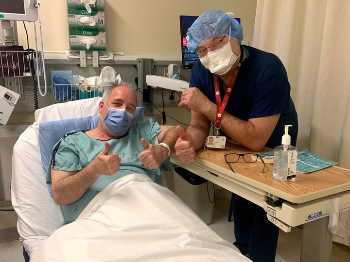  Bruce Deachman and his orthopedic surgeon, Dr. Robert Feibel, before his double hip-replacement surgery in January.