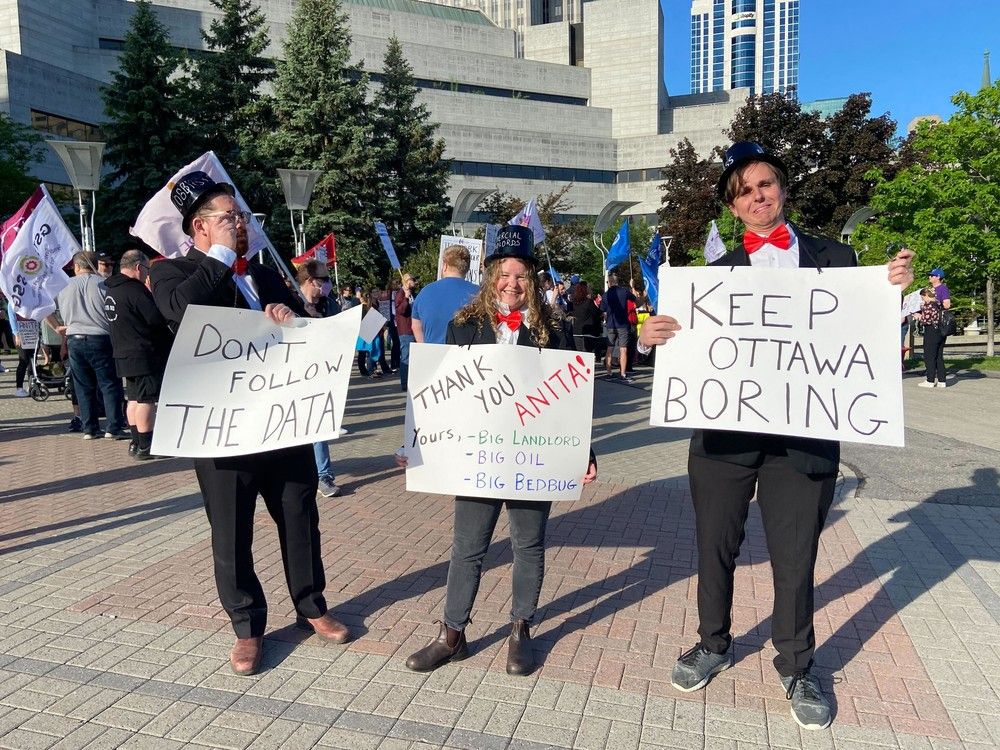 Political rally in Ottawa addressing trade policies