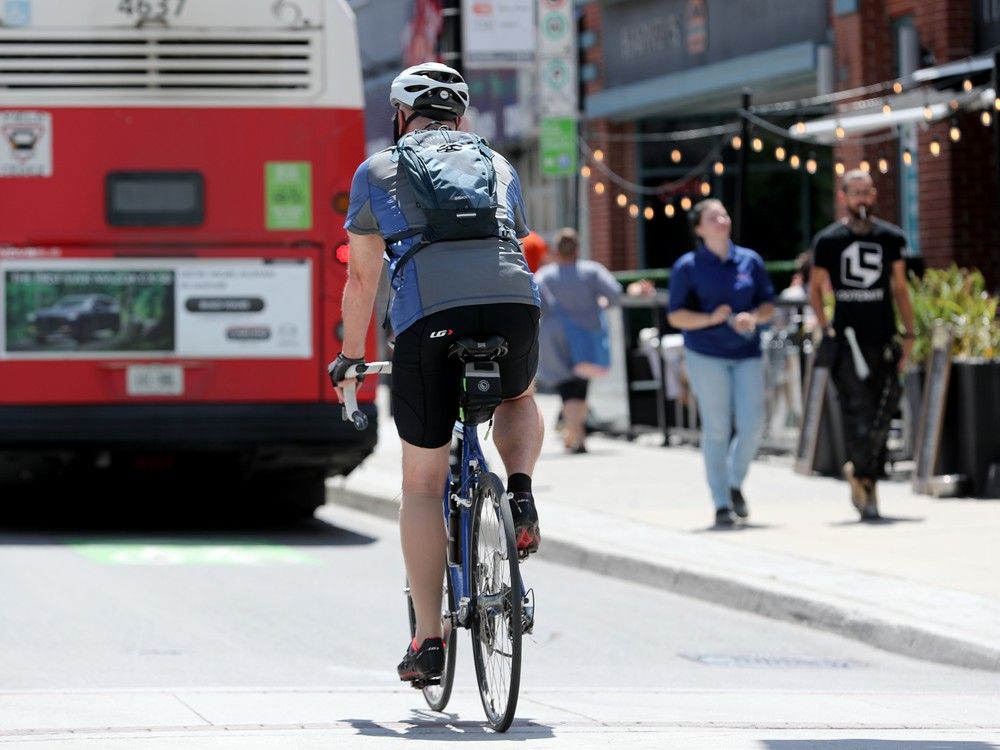 Elgin Street: Is it up to public servants to prop up the downtown economy? 