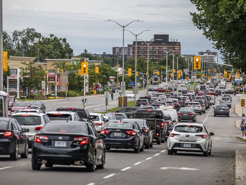 Columnist Brigitte Pellerin wryly suggests that Ottawa's major thoroughfares, such as Carling Avenue, shown above, deserve to be immortalized in song.